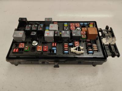 CAJA RELES FUSIBLES OPEL INSIGNIA SPORTS TOURER 2009 2.0 CDTI (131 CV)