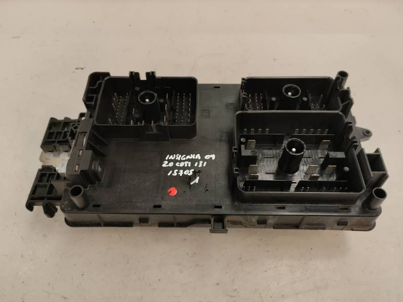 CAJA RELES FUSIBLES OPEL INSIGNIA SPORTS TOURER 2009 2.0 CDTI (131 CV)