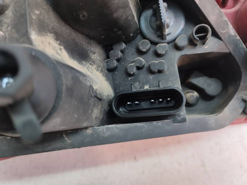 PILOTO TRASERO DERECHO OPEL INSIGNIA SPORTS TOURER 2009 2.0 CDTI (131 CV)