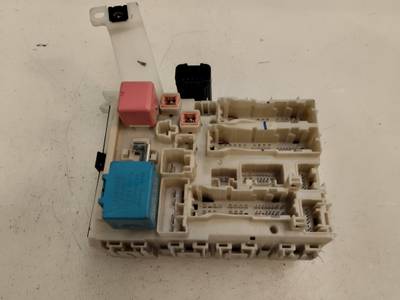 CAJA RELES FUSIBLES TOYOTA VERSO 2010 2.0 D-4D (126 CV)