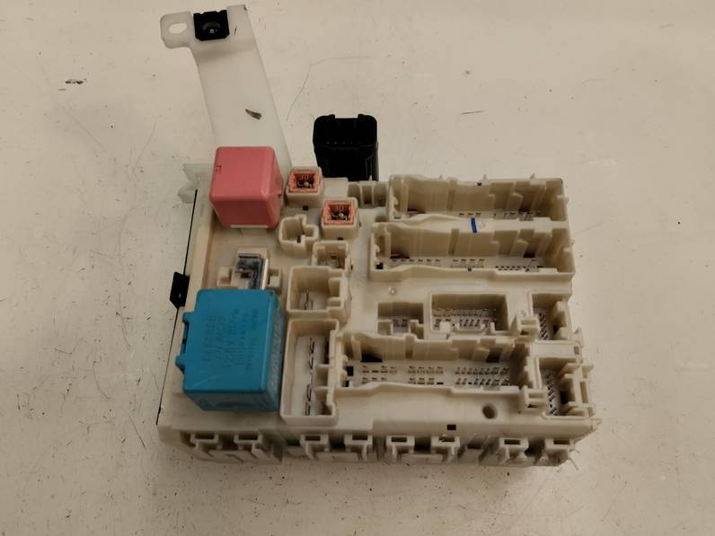 CAJA RELES FUSIBLES TOYOTA VERSO 2010 2.0 D-4D (126 CV)