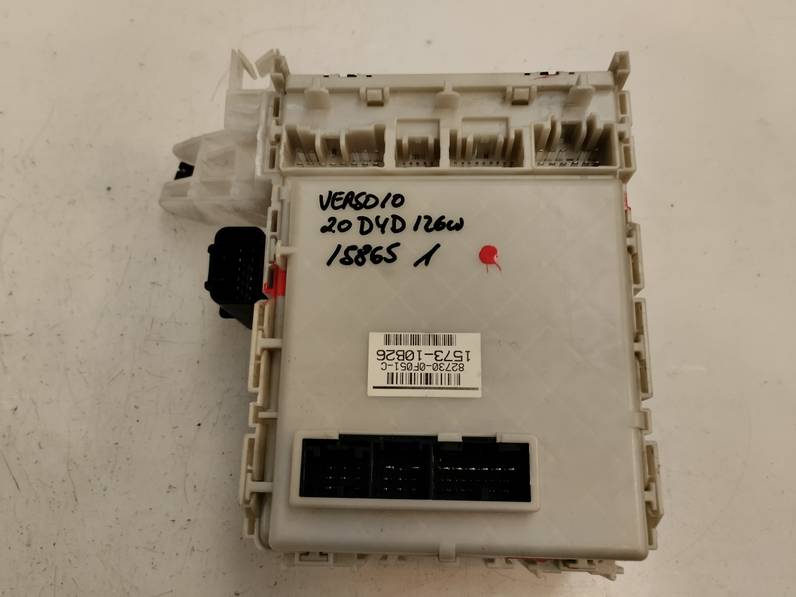 CAJA RELES FUSIBLES TOYOTA VERSO 2010 2.0 D-4D (126 CV)