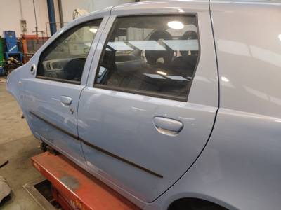 PUERTA TRASERA IZQUIERDA FIAT PUNTO BERLINA 2007 1.3 JTD (69 CV)