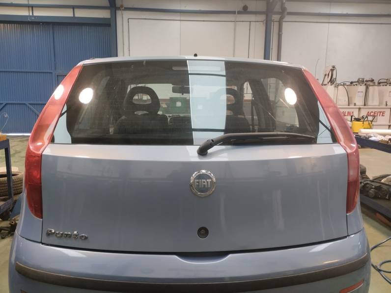 PORTON TRASERO FIAT PUNTO BERLINA 2007 1.3 JTD (69 CV)