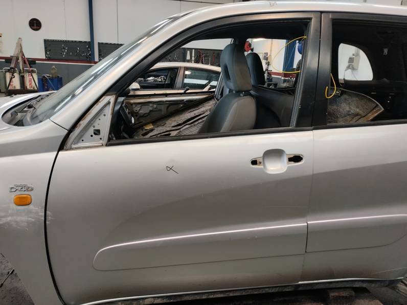 PUERTA DELANTERA IZQUIERDA TOYOTA RAV 4 2002 2.0 TURBODIESEL (116 CV)