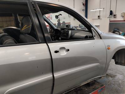 PUERTA DELANTERA DERECHA TOYOTA RAV 4 2002 2.0 TURBODIESEL (116 CV)
