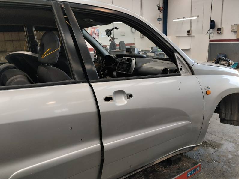 PUERTA DELANTERA DERECHA TOYOTA RAV 4 2002 2.0 TURBODIESEL (116 CV)