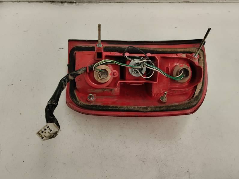 PILOTO TRASERO IZQUIERDO TOYOTA RAV 4 2002 2.0 TURBODIESEL (116 CV)