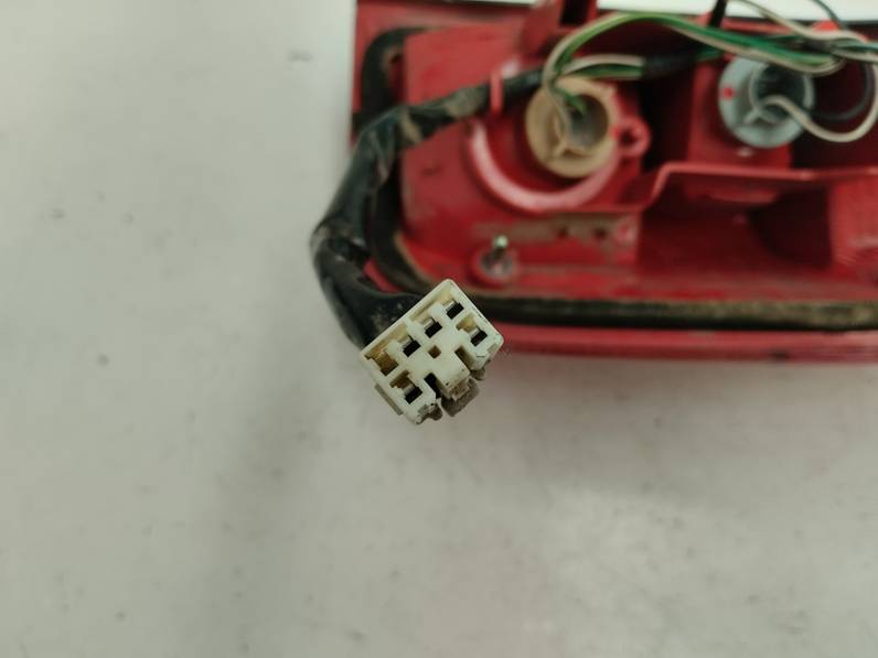 PILOTO TRASERO IZQUIERDO TOYOTA RAV 4 2002 2.0 TURBODIESEL (116 CV)