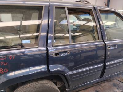 PUERTA TRASERA DERECHA CHRYSLER JEEP GR CHEROKEE 1997 4.0 (177 CV)