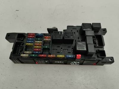 CAJA RELES FUSIBLES VOLVO V70 FAMILIAR 2001 2.4 20V TURBO (200 CV)