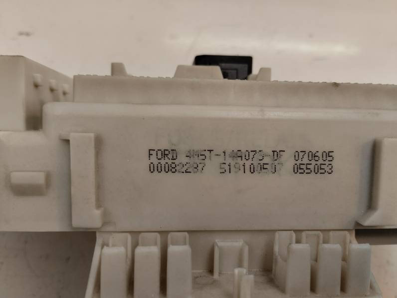 CAJA RELES FUSIBLES FORD FOCUS BERLINA 2005 1.6 TDCI (109 CV)