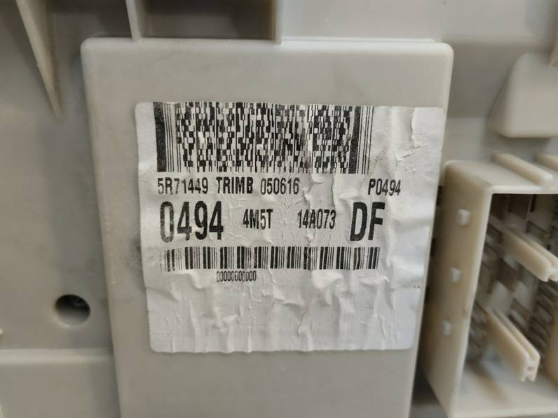 CAJA RELES FUSIBLES FORD FOCUS BERLINA 2005 1.6 TDCI (109 CV)