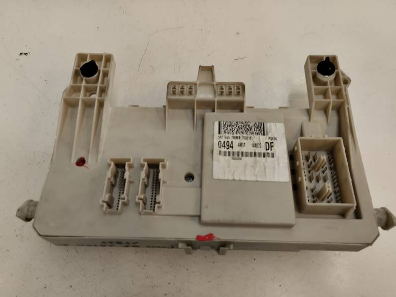 CAJA RELES FUSIBLES FORD FOCUS BERLINA 2005 1.6 TDCI (109 CV)