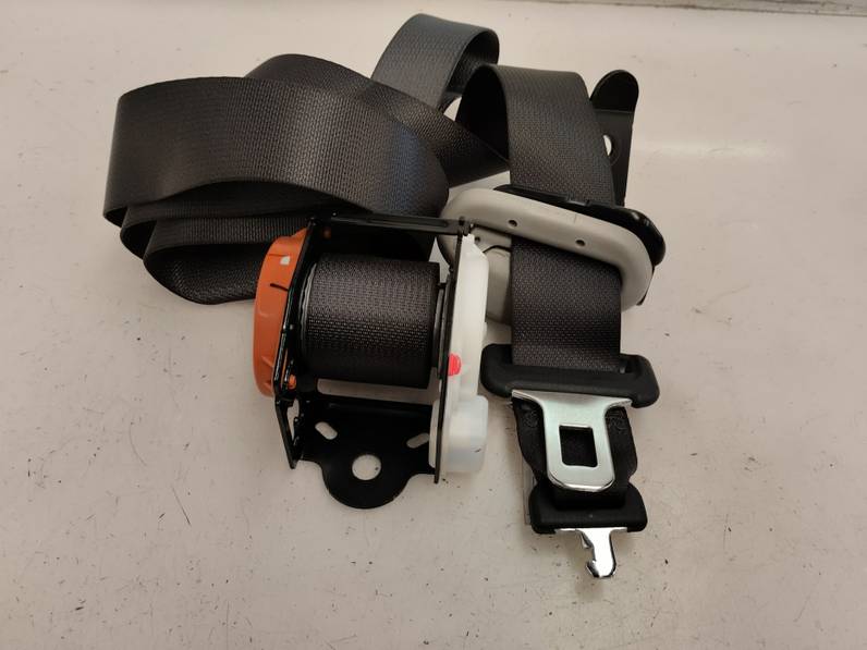 CINTURON SEGURIDAD TRASERO CENTRAL TOYOTA URBAN CRUISER 2009 1.4 TURBODIESEL (90 CV)