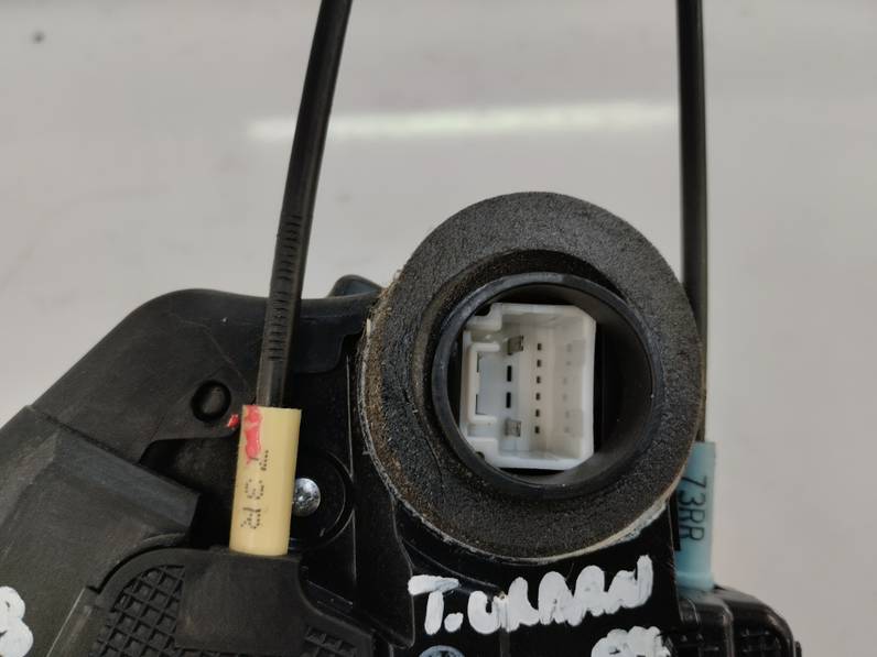 CERRADURA PUERTA TRASERA IZQUIERDA TOYOTA URBAN CRUISER 2009 1.4 TURBODIESEL (90 CV)