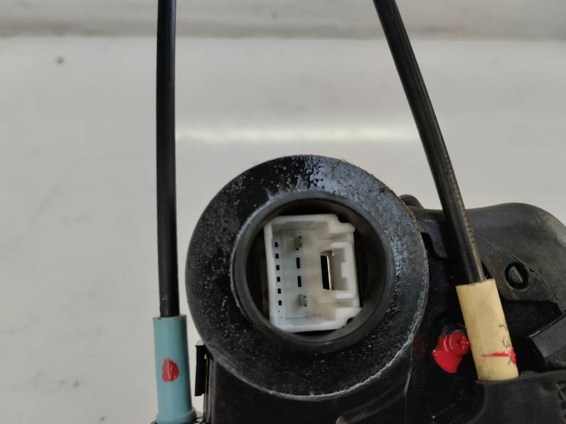 CERRADURA PUERTA TRASERA DERECHA TOYOTA URBAN CRUISER 2009 1.4 TURBODIESEL (90 CV)