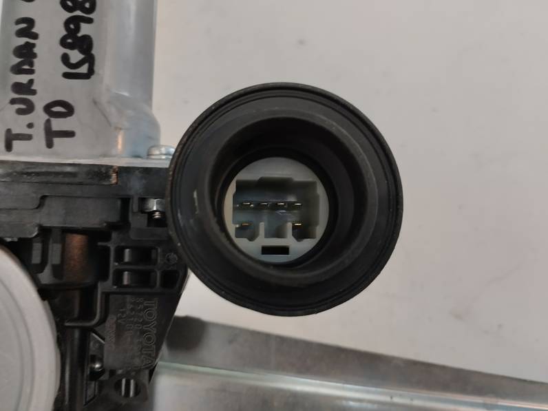 ELEVALUNAS TRASERO DERECHO TOYOTA URBAN CRUISER 2009 1.4 TURBODIESEL (90 CV)