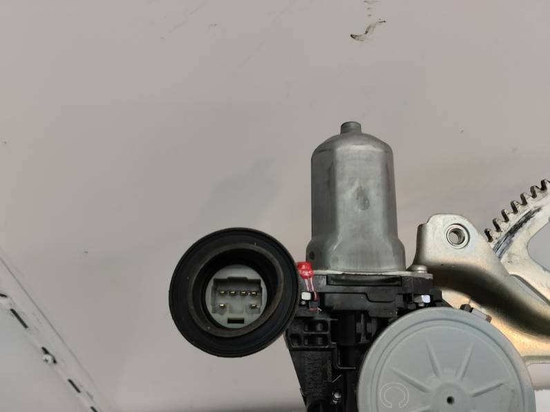 ELEVALUNAS DELANTERO DERECHO TOYOTA URBAN CRUISER 2009 1.4 TURBODIESEL (90 CV)