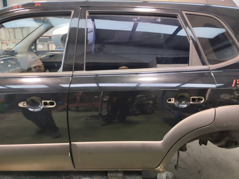 PUERTA TRASERA IZQUIERDA HYUNDAI TUCSON 2006 2.0 (141 CV)