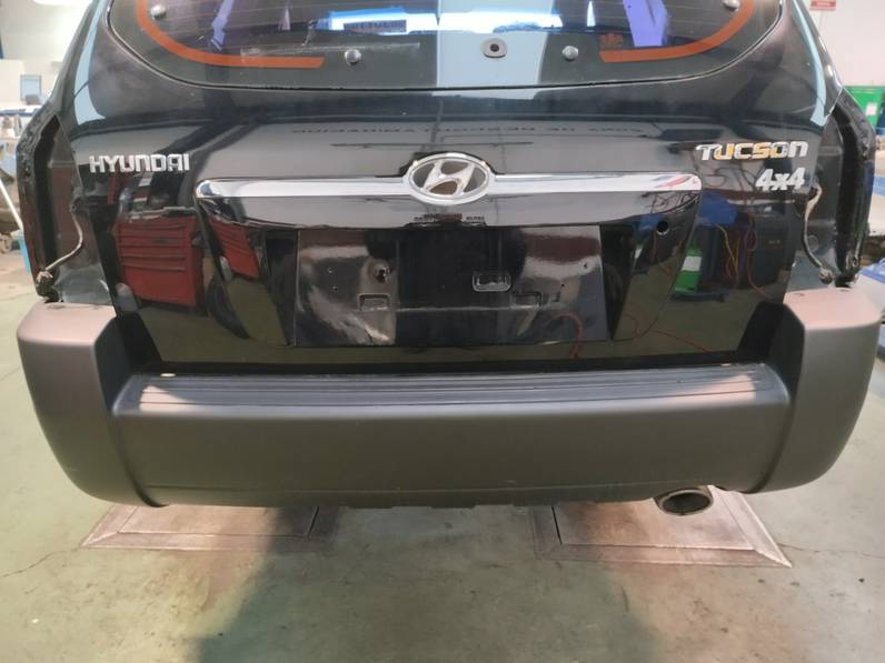 PARAGOLPES TRASERO HYUNDAI TUCSON 2006 2.0 (141 CV)