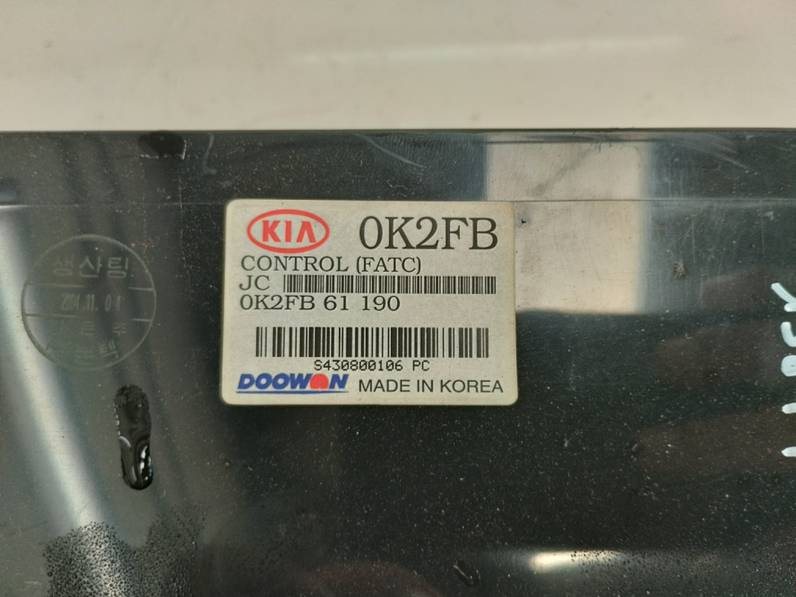 MANDO CLIMATIZADOR KIA CARENS 2005 2.0 TURBODIESEL (113 CV)