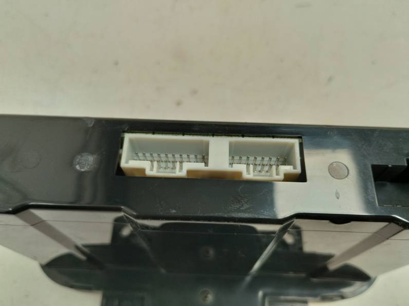 MANDO CLIMATIZADOR KIA CARENS 2005 2.0 TURBODIESEL (113 CV)