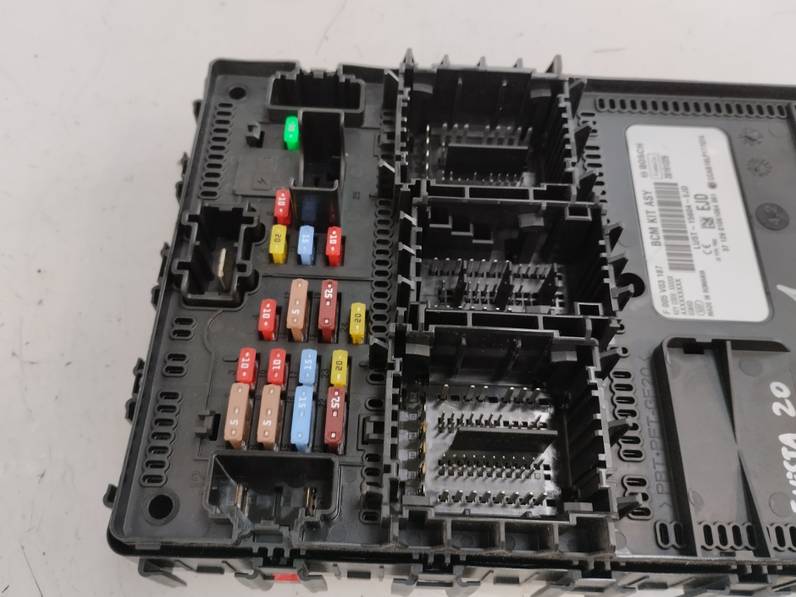 CAJA RELES FUSIBLES FORD FIESTA 2020 1.5 TDCI (86 CV)