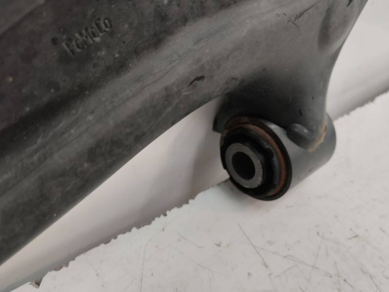 BRAZO SUSPENSION INFERIOR DELANTERO IZQUIERDO FORD FIESTA 2020 1.5 TDCI (86 CV)