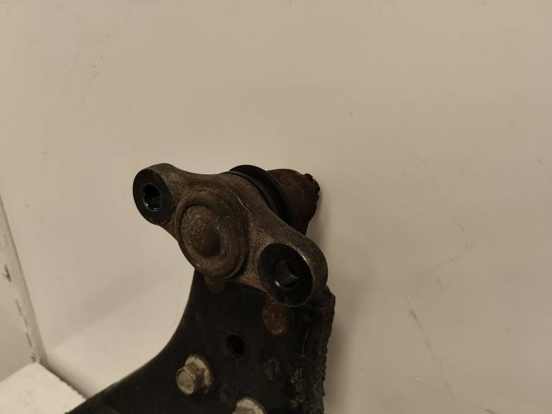 BRAZO SUSPENSION INFERIOR DELANTERO IZQUIERDO HYUNDAI TUCSON 2006 2.0 (141 CV)