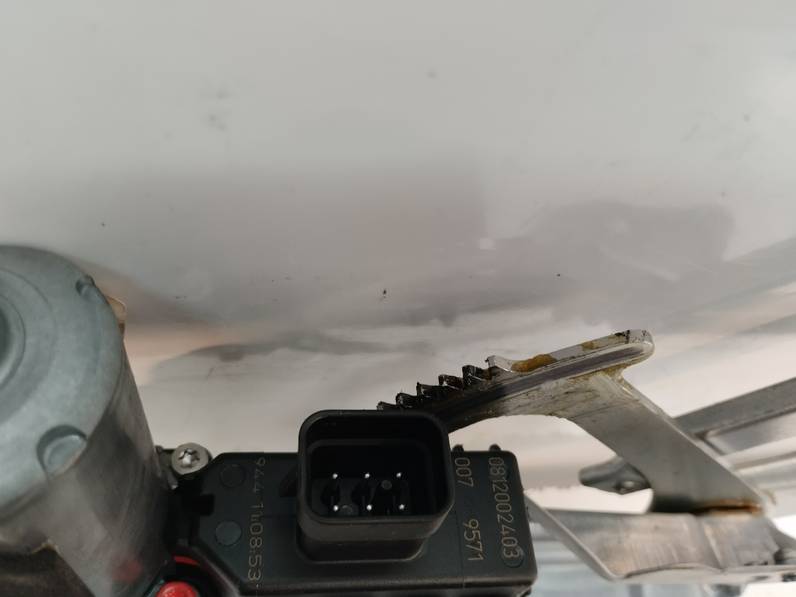 ELEVALUNAS DELANTERO IZQUIERDO OPEL ASTRA H BER 2010 1.7 16V CDTI (110 CV)