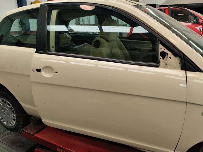 PUERTA DELANTERA DERECHA LANCIA YPSILON 2005 1.3 JTD (69 CV)