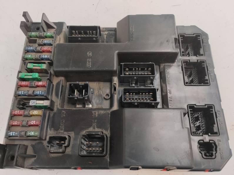 CAJA RELES FUSIBLES PEUGEOT 307 BREAK SW 2004 2.0 HDI (90 CV)