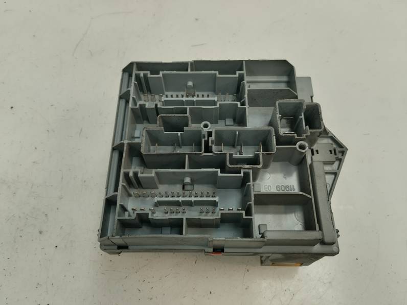 CAJA RELES FUSIBLES LANCIA YPSILON 2005 1.3 JTD (69 CV)