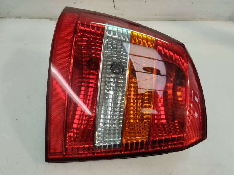 PILOTO TRASERO IZQUIERDO OPEL ASTRA G BERLINA 2002 2.0 DTI (101 CV)