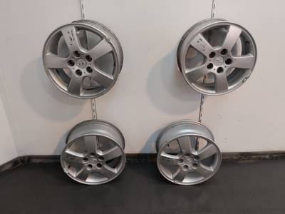 JUEGO LLANTAS HYUNDAI TUCSON 2006 2.0 (141 CV)