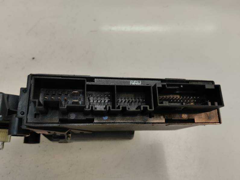 MOTOR ELEVALUNAS DELANTERO DERECHO AUDI A4 BERLINA 2003 1.9 TDI (131 CV)