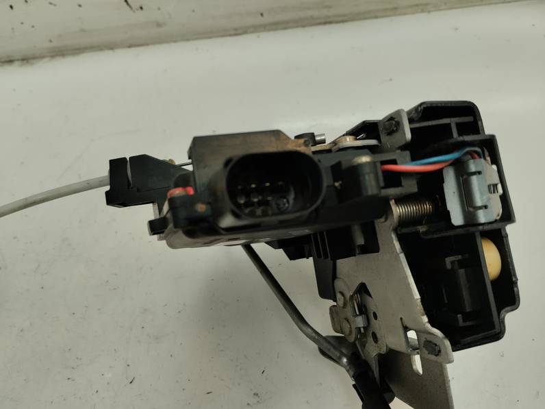 CERRADURA PUERTA DELANTERA DERECHA AUDI A4 BERLINA 2003 1.9 TDI (131 CV)