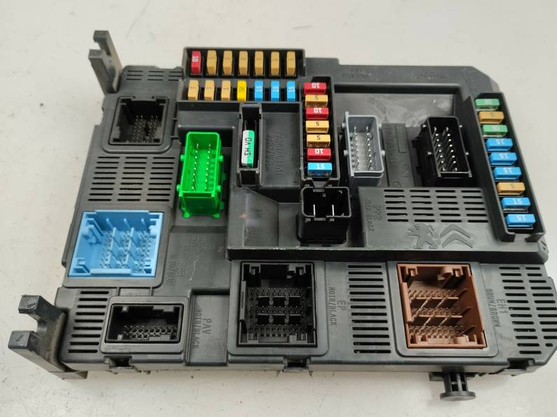 CAJA RELES FUSIBLES PEUGEOT 308 2017 1.2 12V E-THP (131 CV)