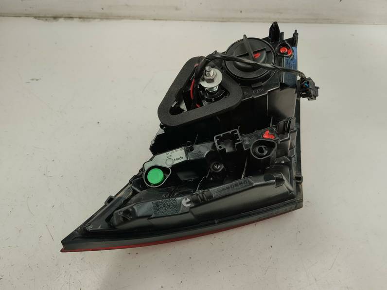 PILOTO TRASERO DERECHO INTERIOR PEUGEOT 308 2017 1.2 12V E-THP (131 CV)