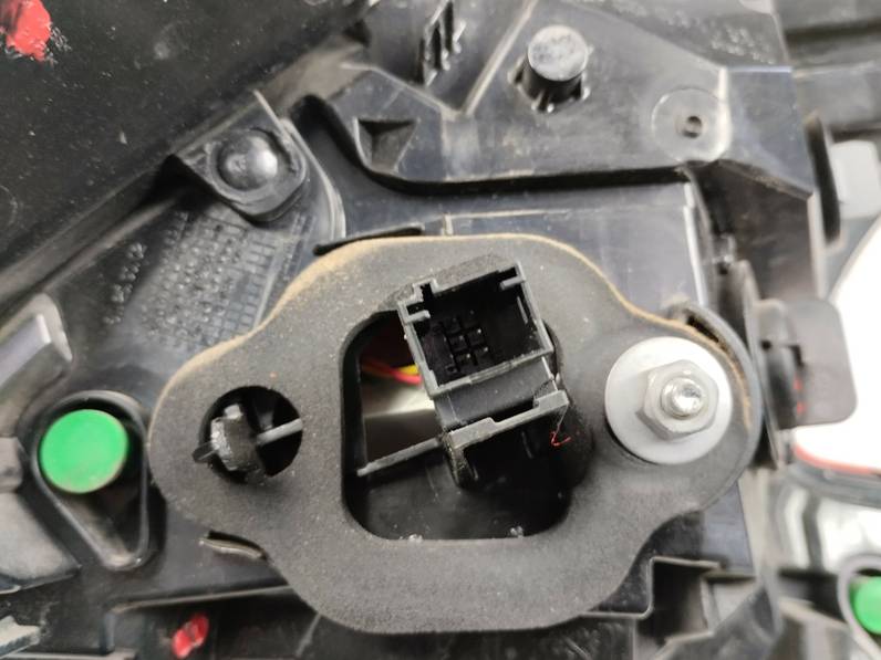 PILOTO TRASERO IZQUIERDO PEUGEOT 308 2017 1.2 12V E-THP (131 CV)