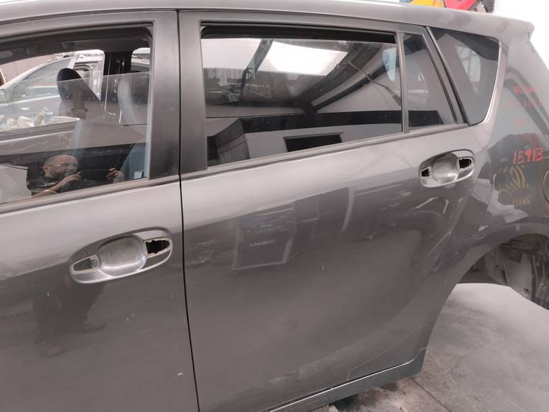 PUERTA TRASERA IZQUIERDA TOYOTA VERSO 2013 1.6 16V (132 CV)