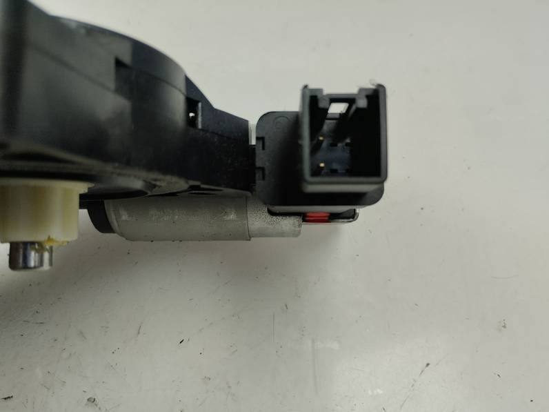 MOTOR ELEVALUNAS TRASERO IZQUIERDO MAZDA 6 BERLINA 2004 2.0 D (136 CV)