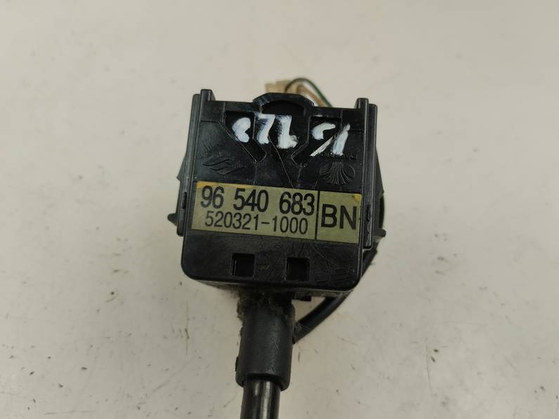 MANDO LUCES DAEWOO KALOS 2004 1.4 (94 CV)