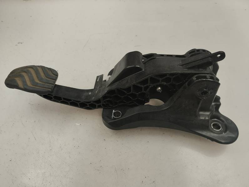 PEDAL EMBRAGUE RENAULT CLIO V 2023 1.0 TCE BIVALENT. GASOLINA / GPL (101 CV)