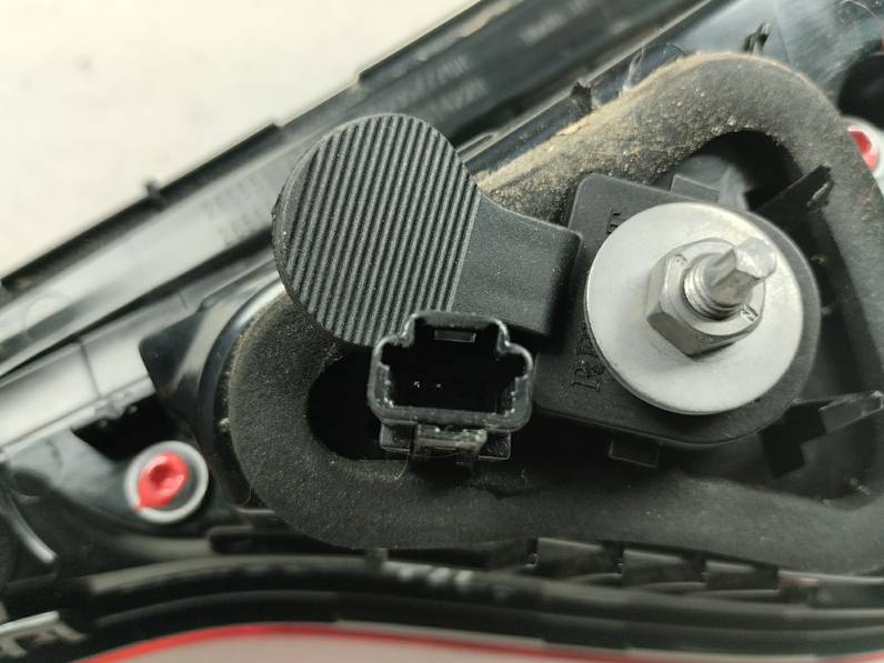 PILOTO TRASERO IZQUIERDO INTERIOR RENAULT CLIO V 2023 1.0 TCE BIVALENT. GASOLINA / GPL (101 CV)