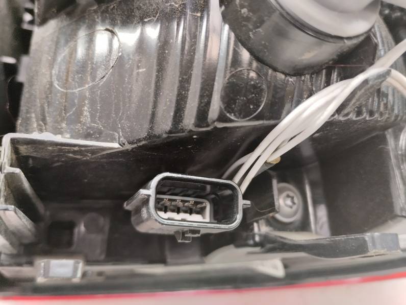 PILOTO TRASERO IZQUIERDO RENAULT CLIO V 2023 1.0 TCE BIVALENT. GASOLINA / GPL (101 CV)