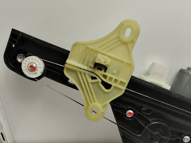 ELEVALUNAS DELANTERO DERECHO RENAULT CLIO V 2023 1.0 TCE BIVALENT. GASOLINA / GPL (101 CV)