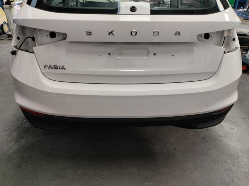 PARAGOLPES TRASERO SKODA FABIA 2022 1.0 TSI (95 CV)