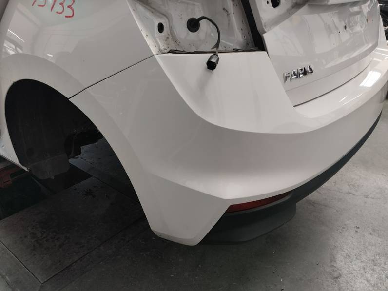 PARAGOLPES TRASERO SKODA FABIA 2022 1.0 TSI (95 CV)